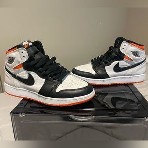 Air Jordan 1 Retro High OG ‘Electro Orange’